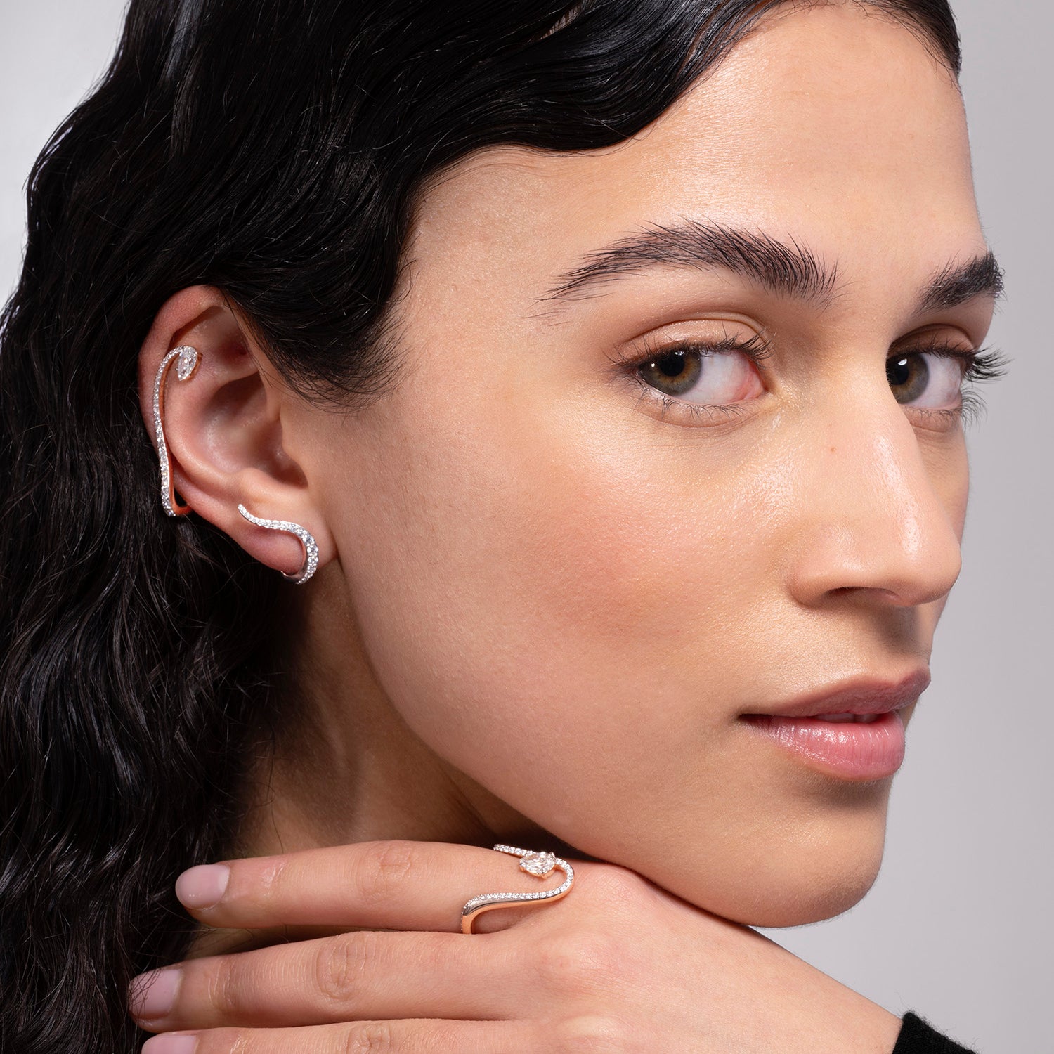 Astral ear jewel in 18k gold with pear diamond and pavé diamonds - Fine jewelry by MARIE MAS