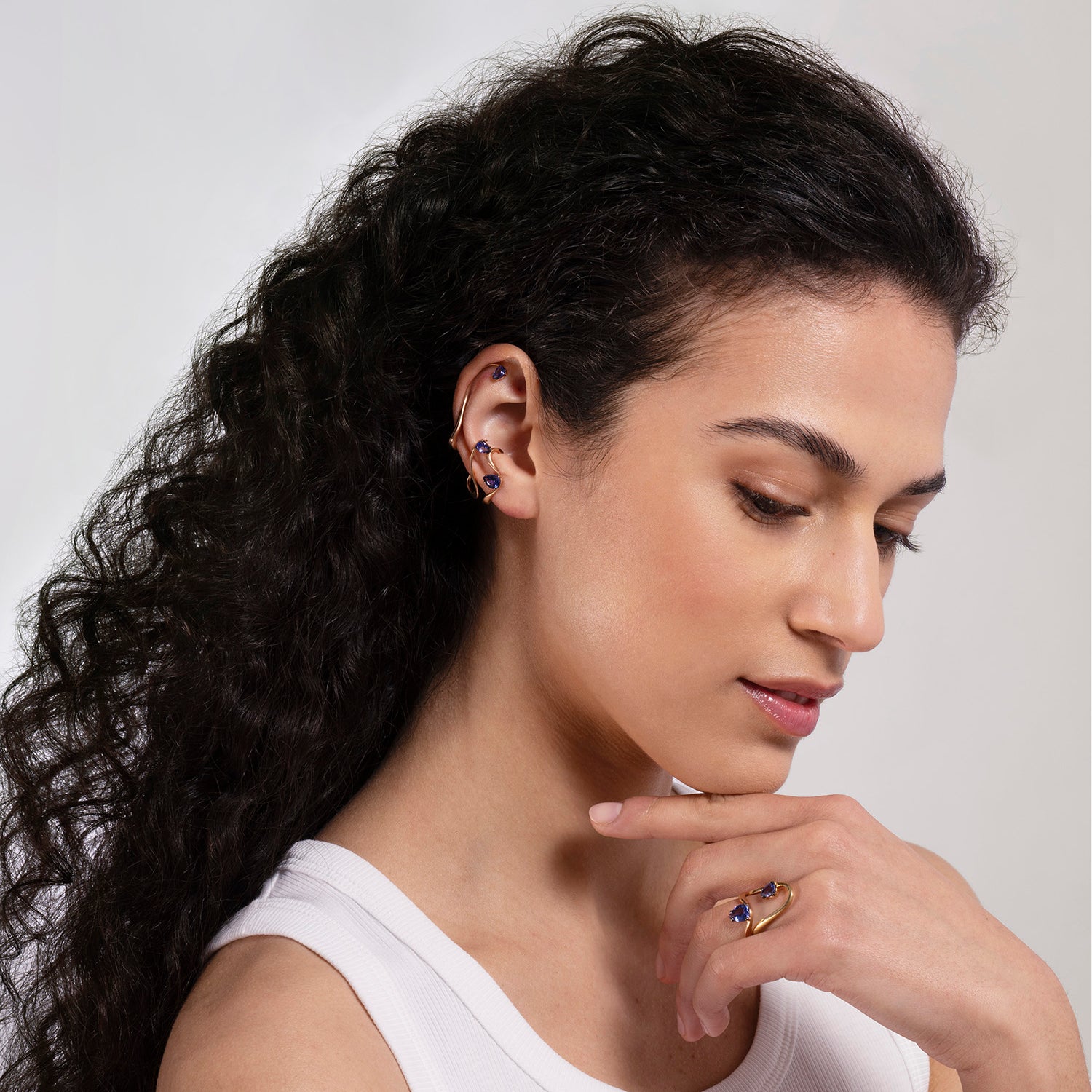Astral ear jewel in 18k gold with tanzanite - Fine jewelry by MARIE MAS