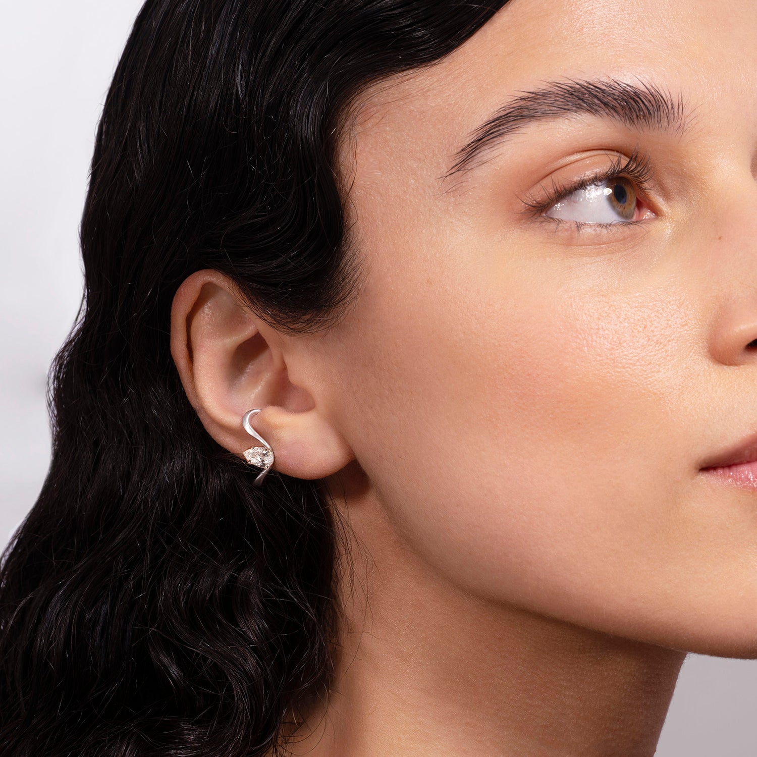 Comet ear jewel in 18k white gold with diamonds - Fine jewelry by MARIE MAS