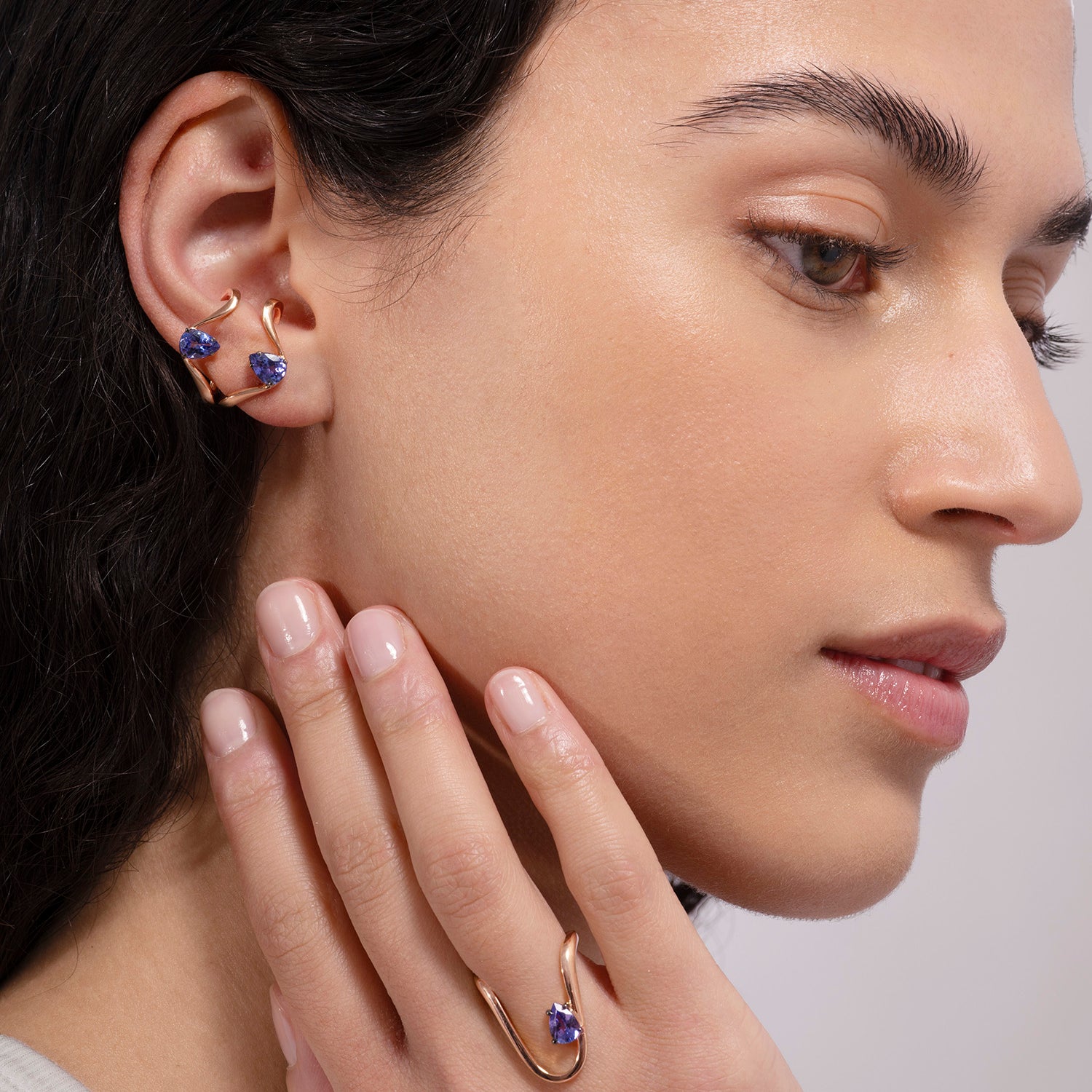 Comet ear jewel in 18k gold with tanzanite - Fine jewelry by MARIE MAS
