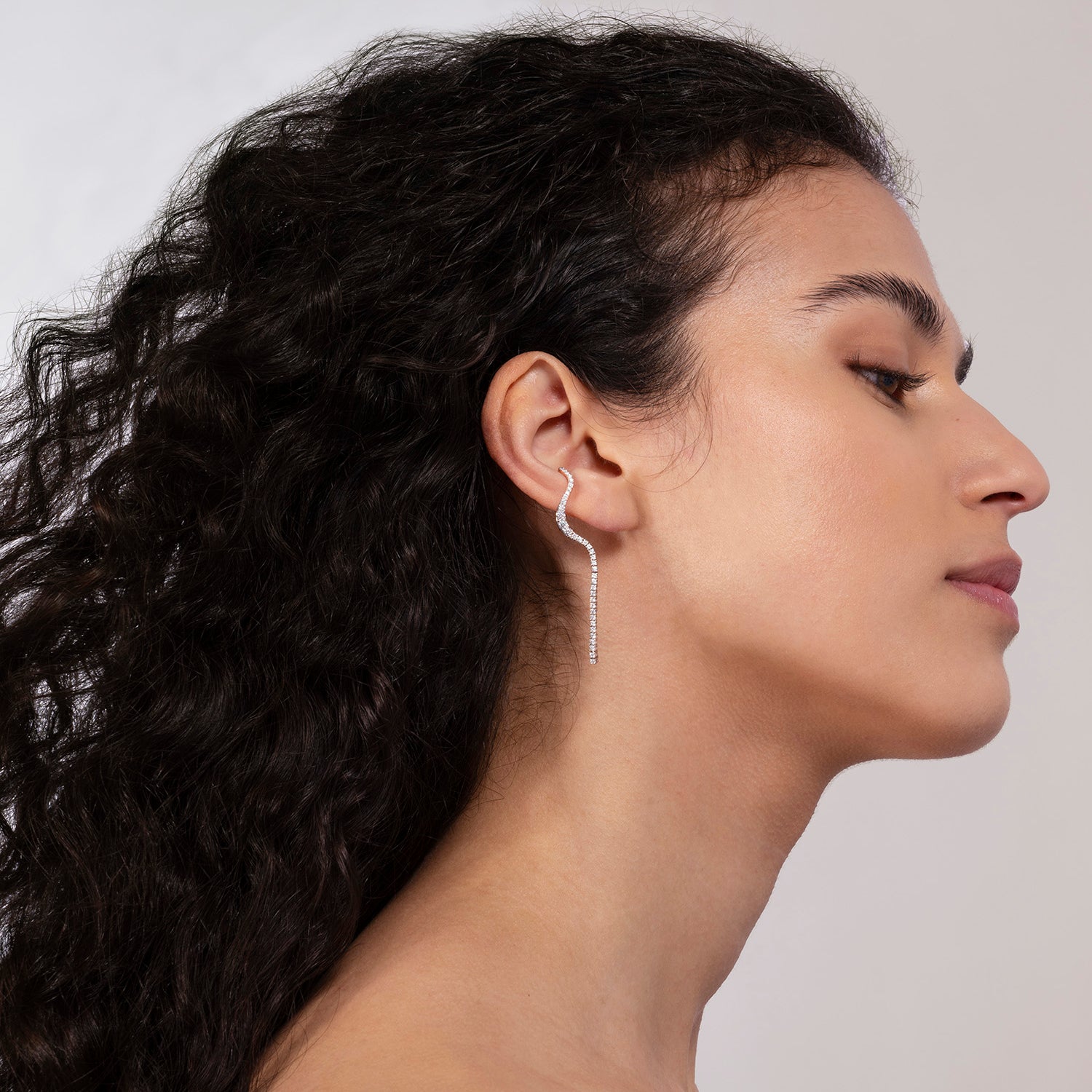 Single Twinkle ear jewel in 18k gold with diamonds - Fine jewelry by MARIE MAS
