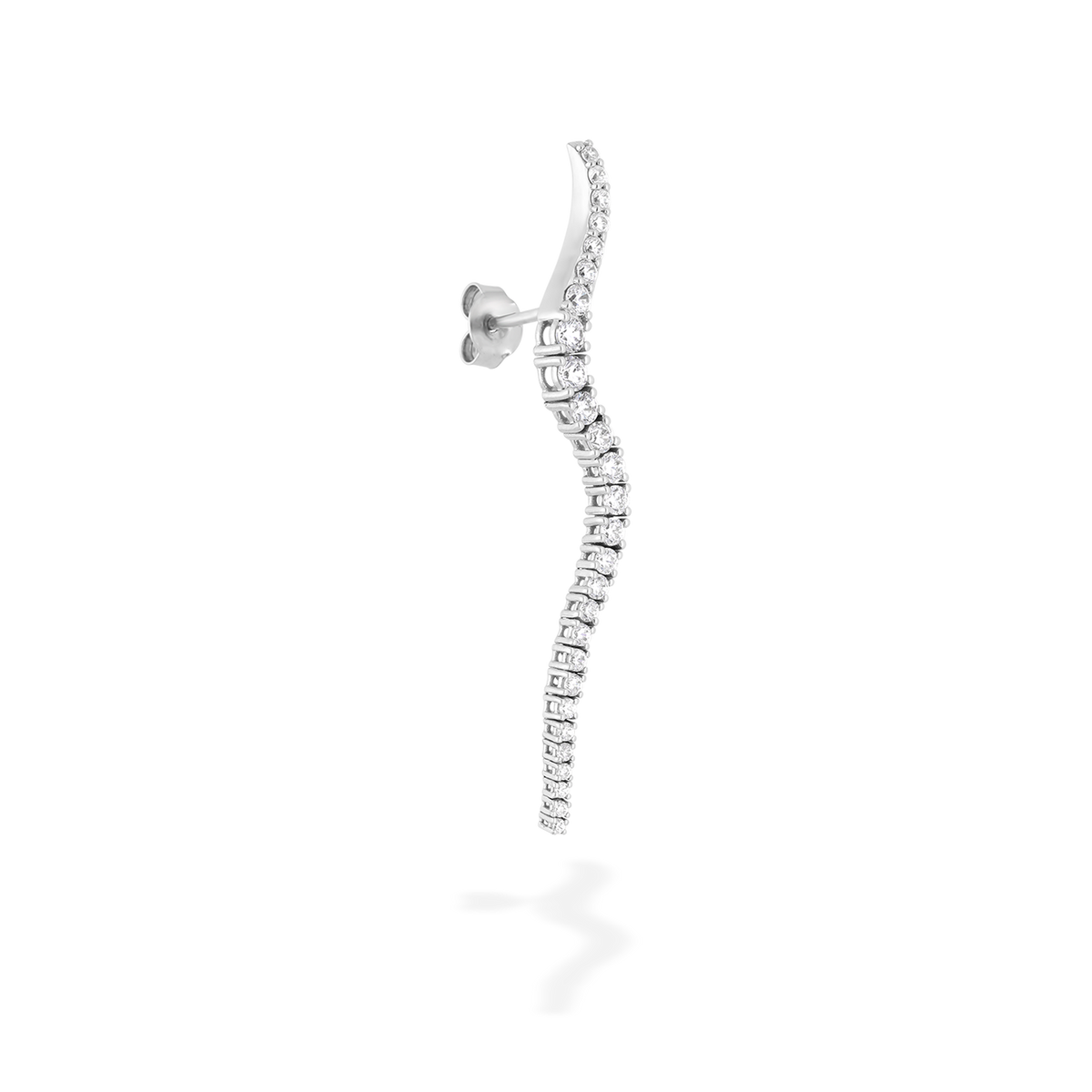 A single pendant earring, crafted in 18k gold and set with natural diamonds. The curves create a luminous lines that highlight the face.