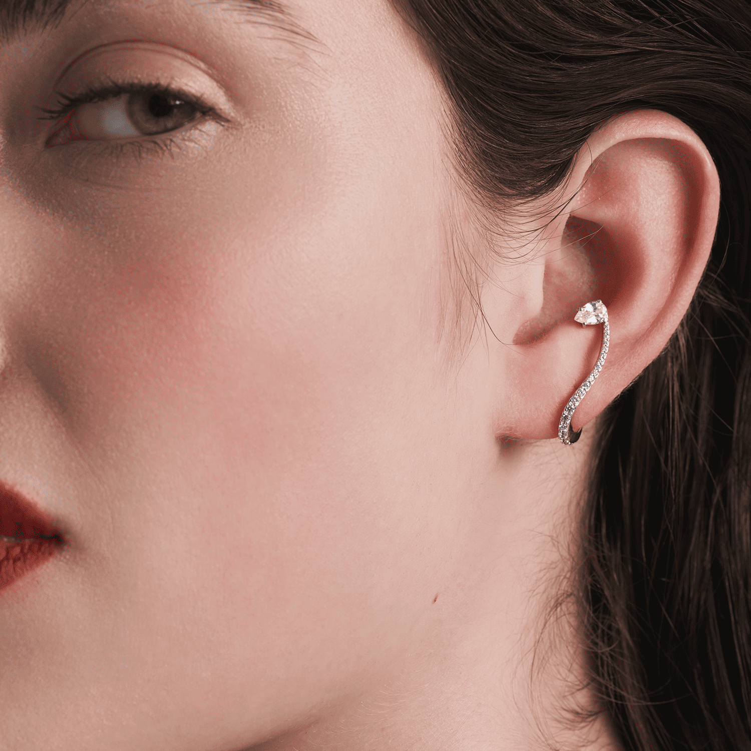 Single Nova Ear Jewel | Pear Diamond & Diamonds