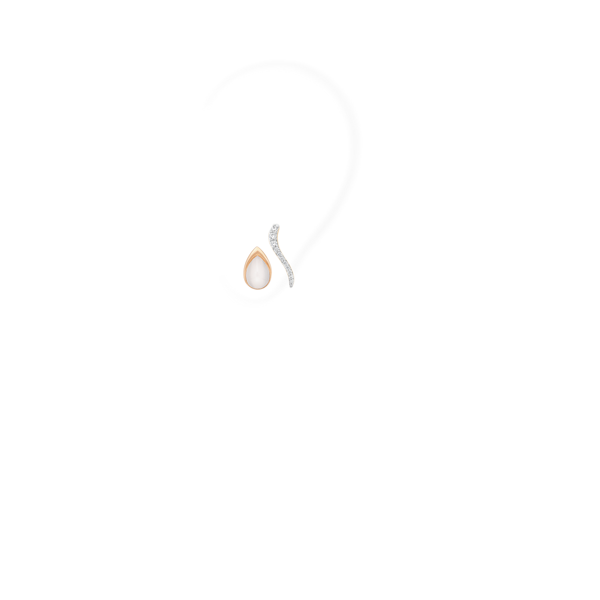 An ear set of two pieces composed of an earring, set with natural diamonds, and a transformable jewel brooch-earring, set with a pear white moonstone. The fine jewelry pieces are crafted in 18k rose gold and inspired by the meeting of light and water.