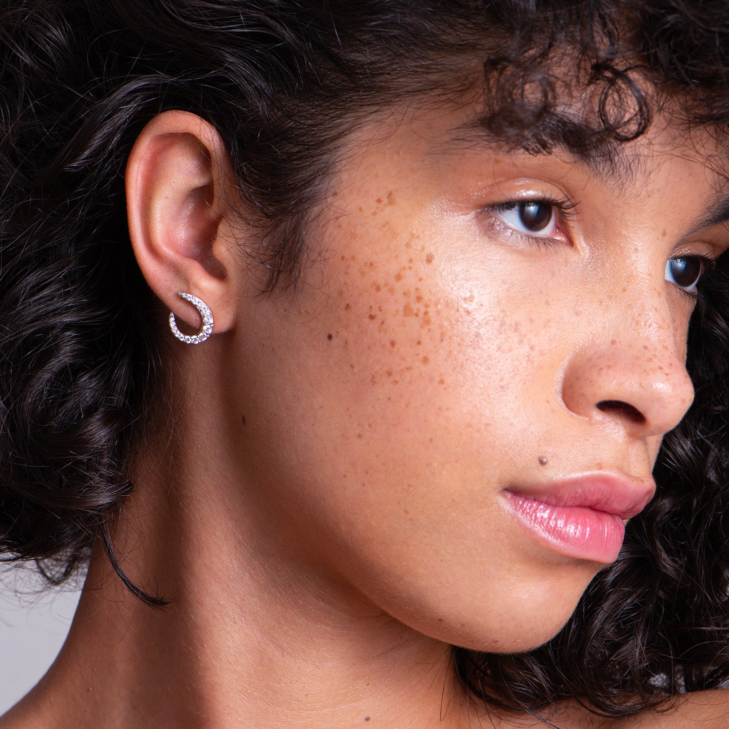 Single Radiant Hoop Earring | Diamonds