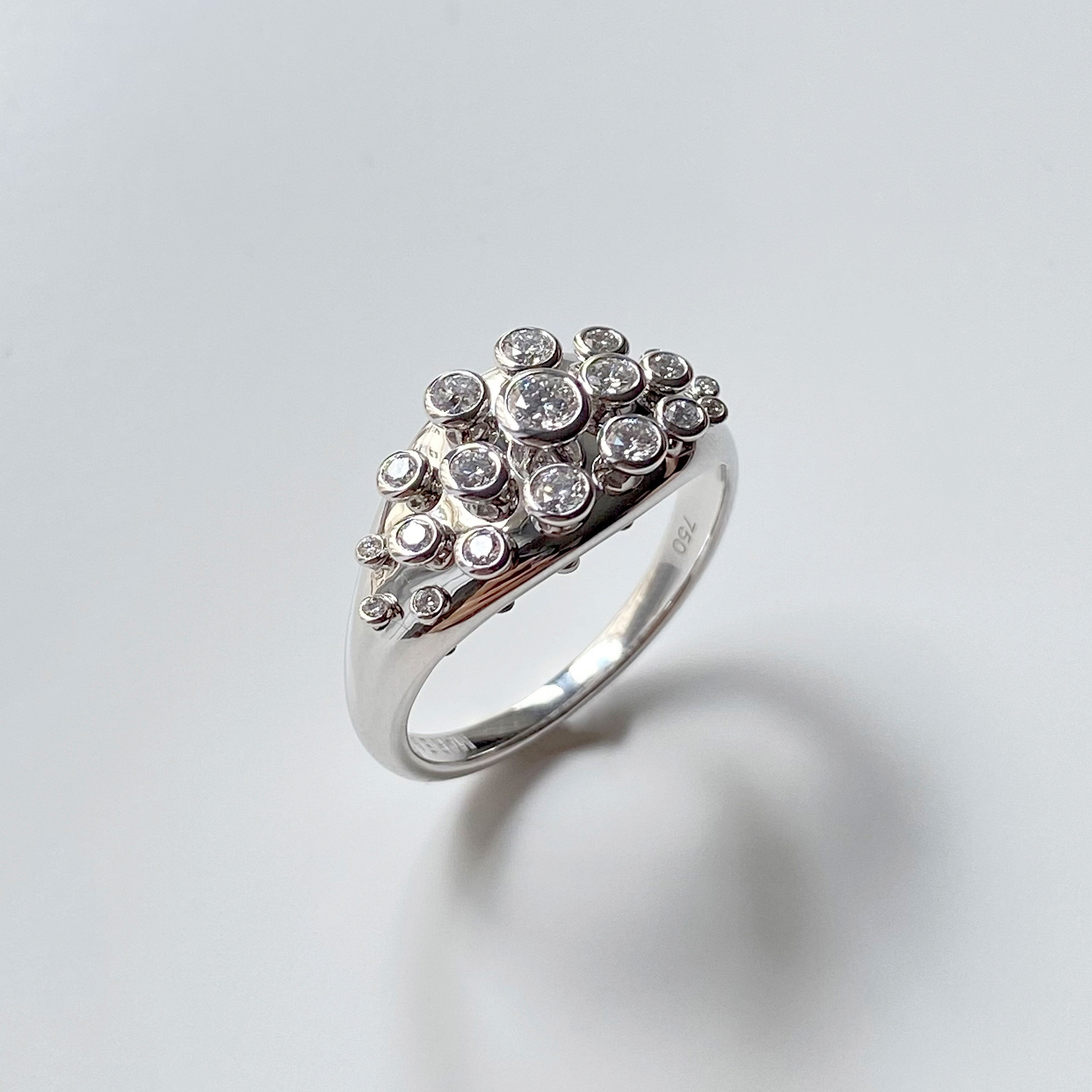 Queen Wave Ring WHITE GOLD