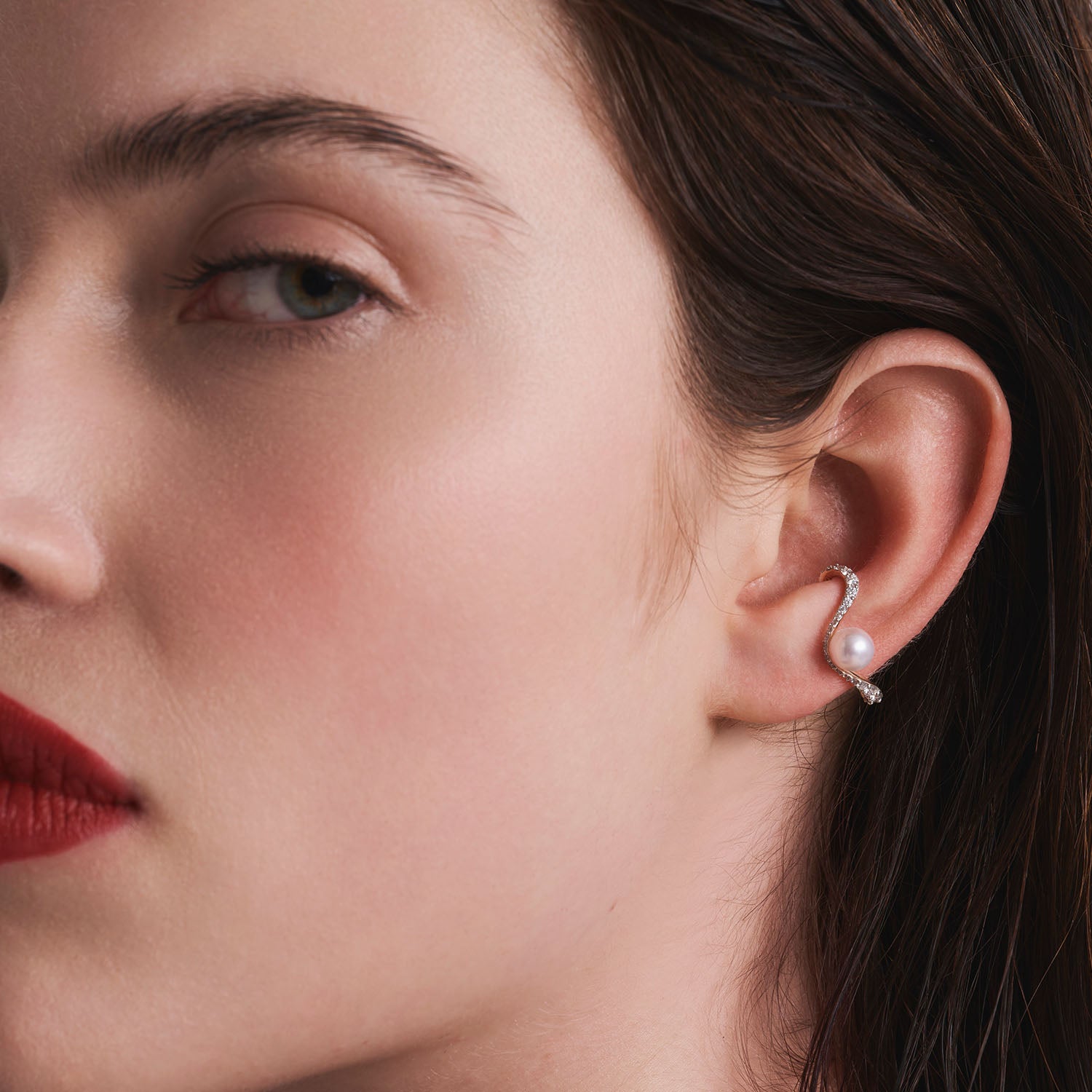 Comet Ear Jewel | Pearl & Diamonds