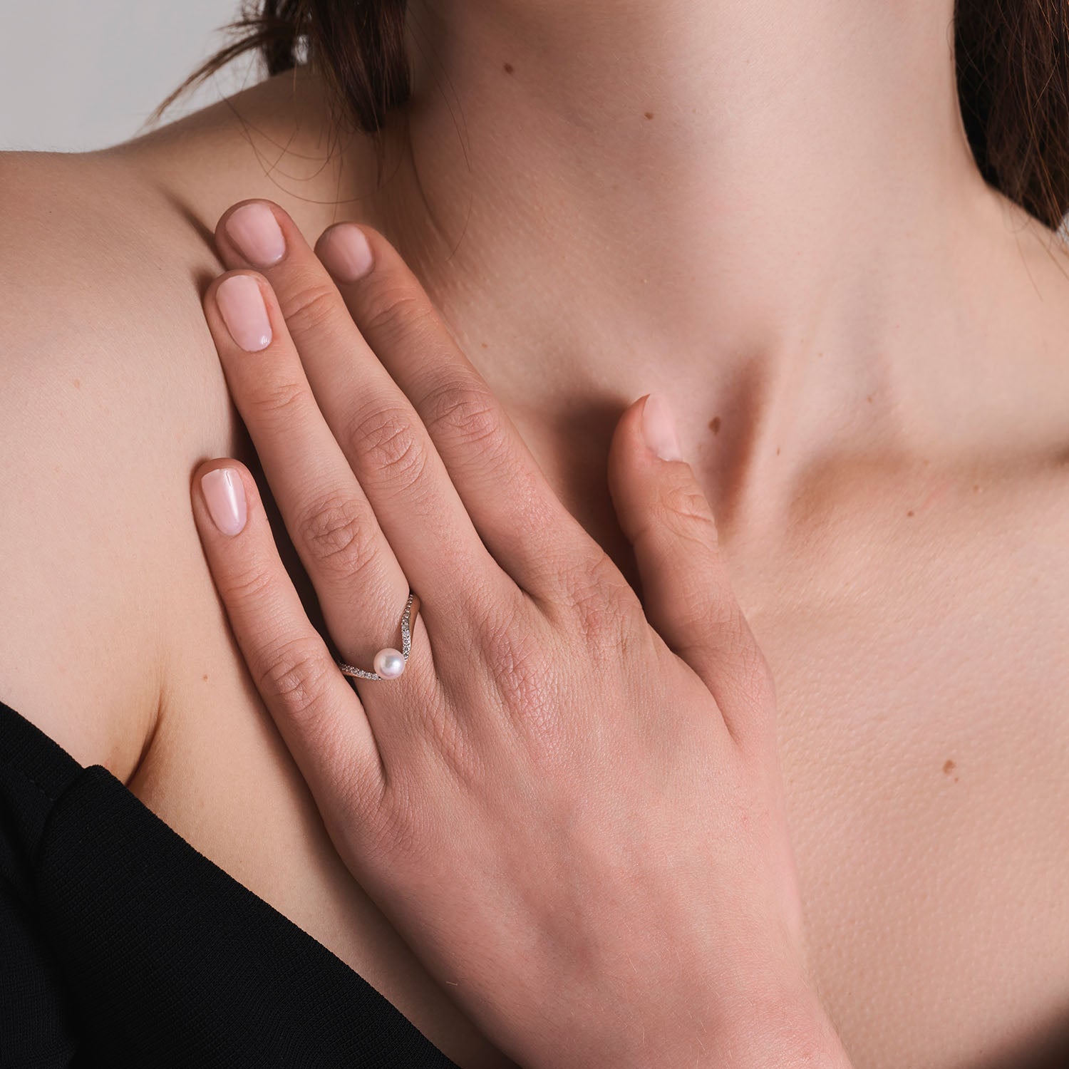 Halo Ring | Half pavé Diamonds & Pearl