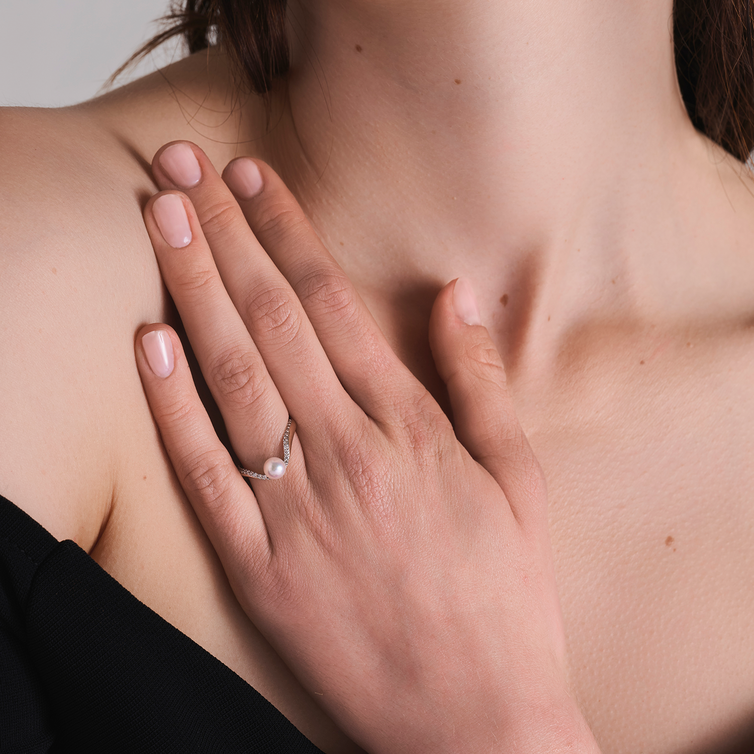 Halo Ring | Half pavé Diamonds & Pearl