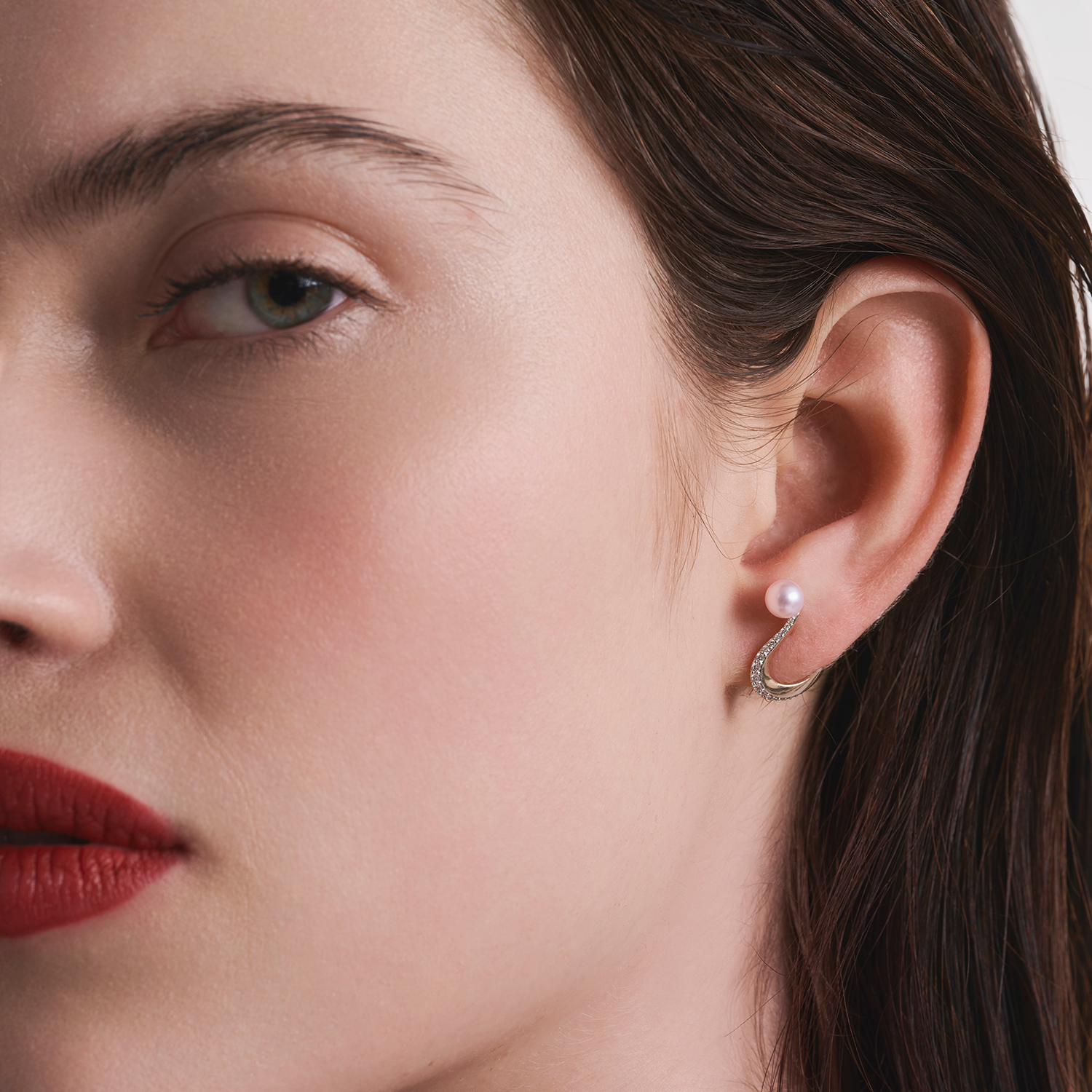 Nova Pair of Earrings | Pearls & Diamonds