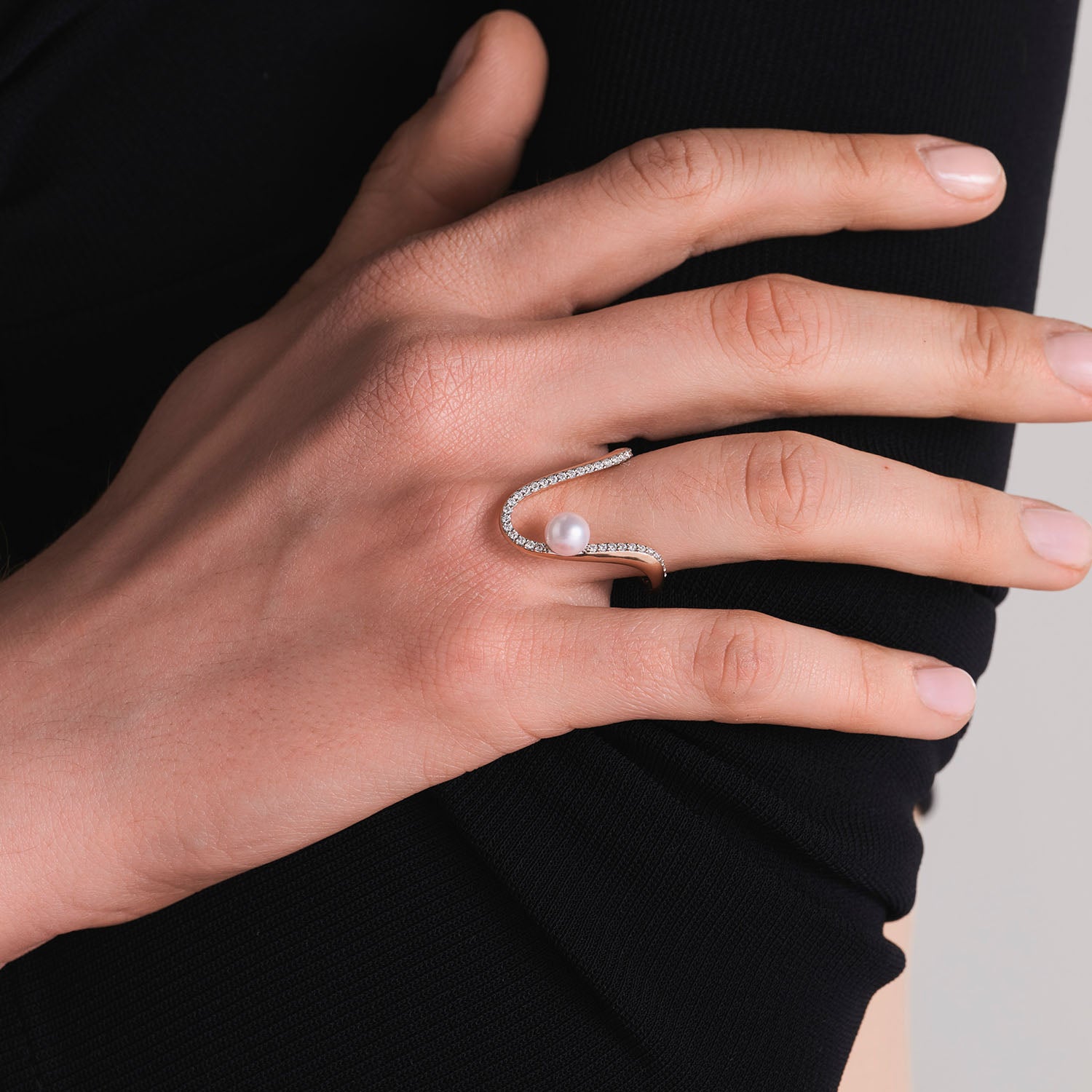 Radiant Ring | Half pavé Diamonds & Pearl