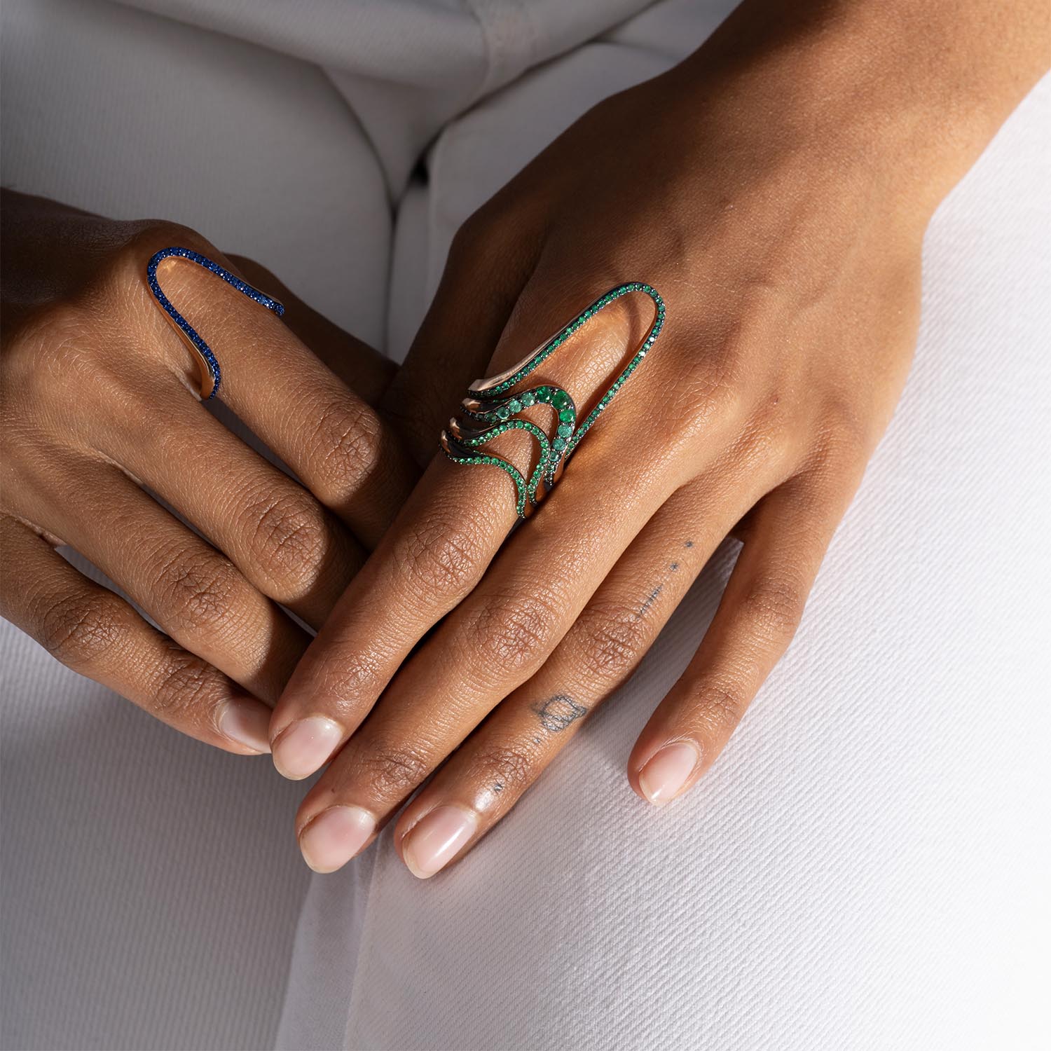 Aurora ring | Half pavé, rose gold & emeralds