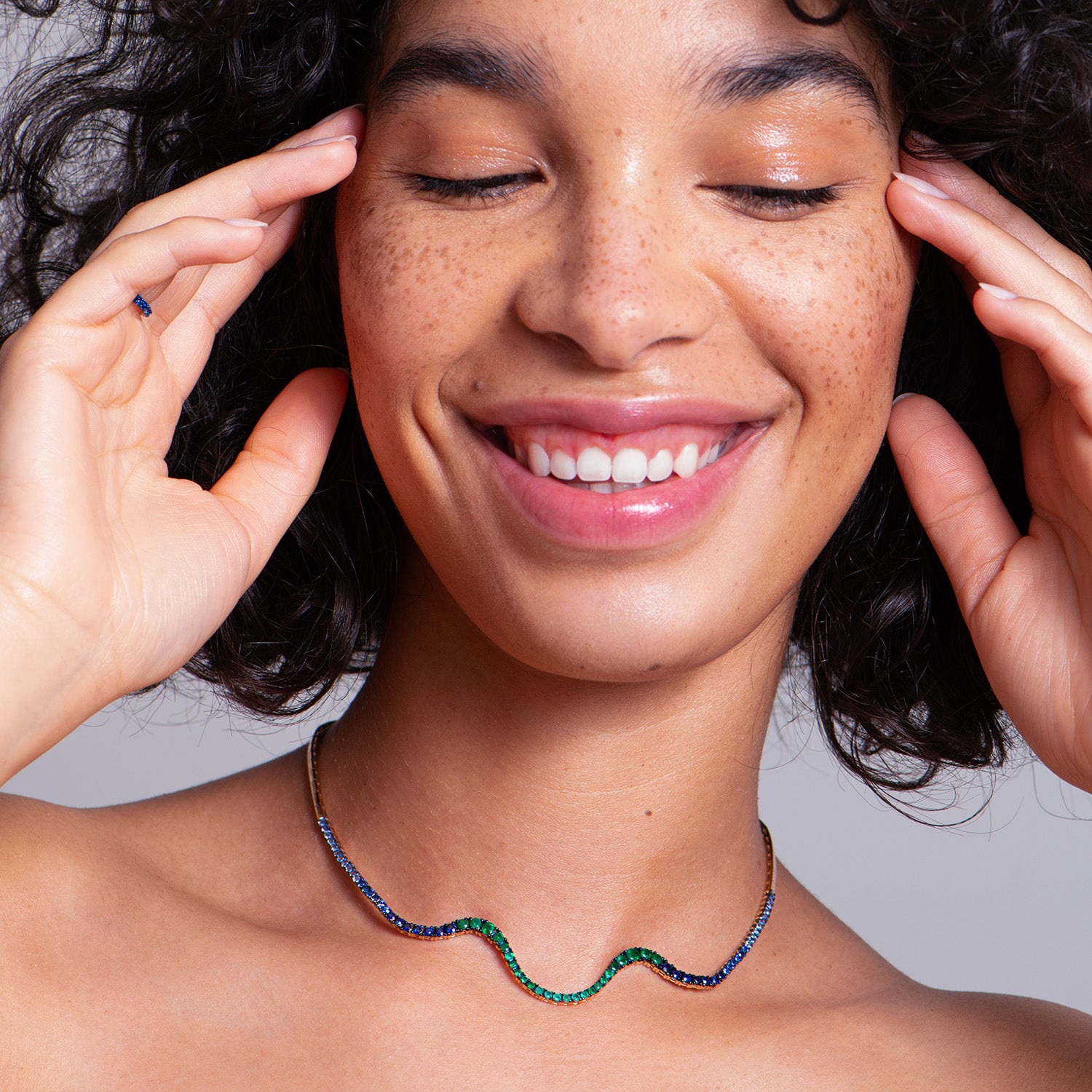 Radiant Choker | Half emeralds and sapphires