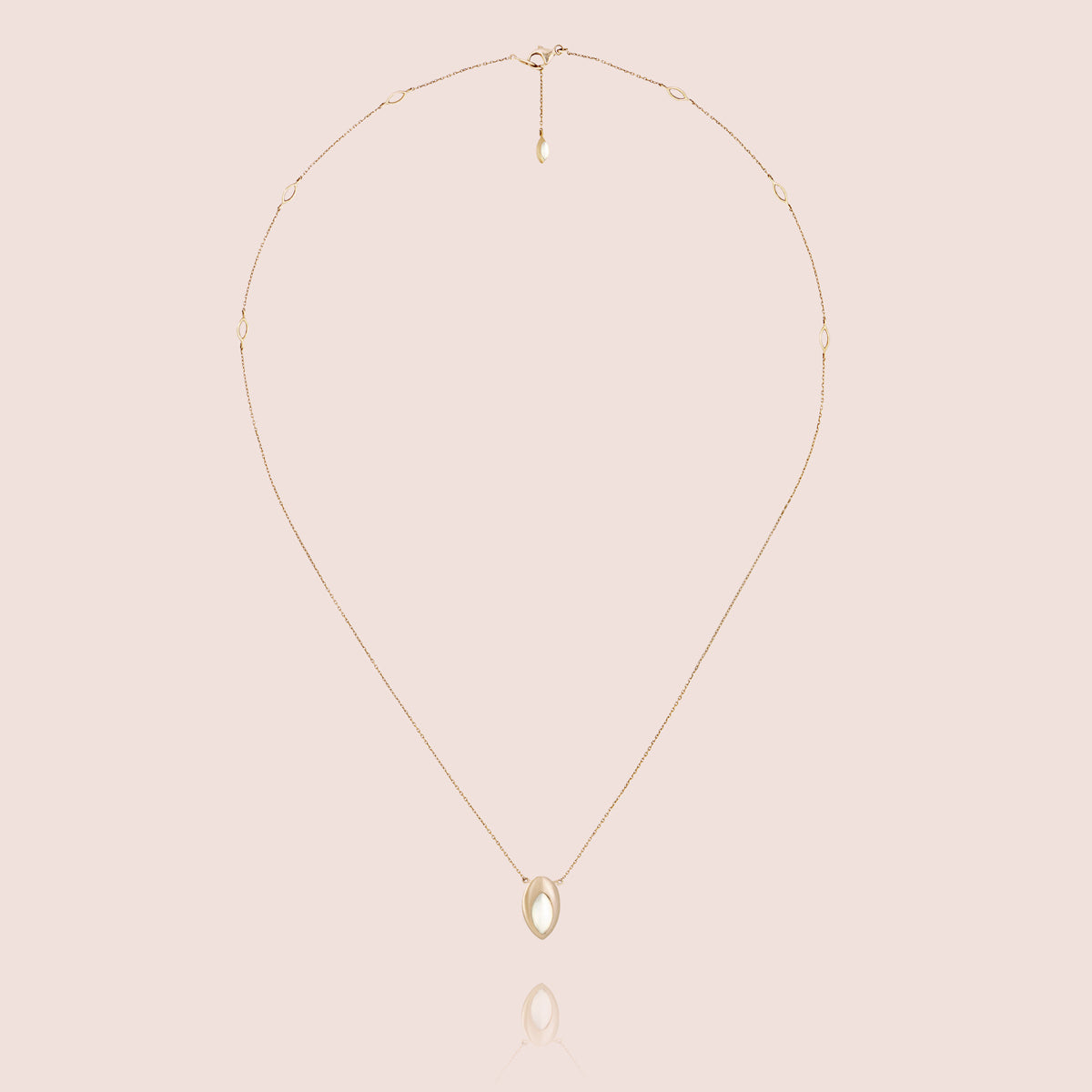 Carnelian Swinging Pendant Necklace